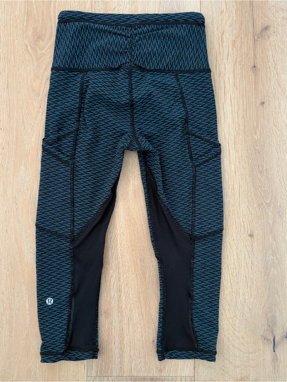 Lululemon Outrun 17 Crop Leggings Size 2 Score Jacquard Black Indian Ocean*L21 - Picture 2 of 4